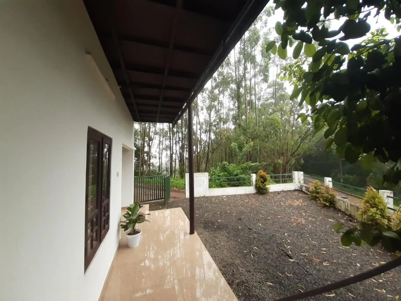 3 Bedroom Eucalyptus Cottage Munnar India